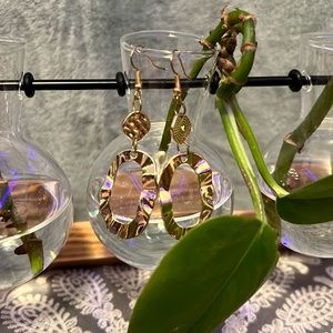 gold earrings